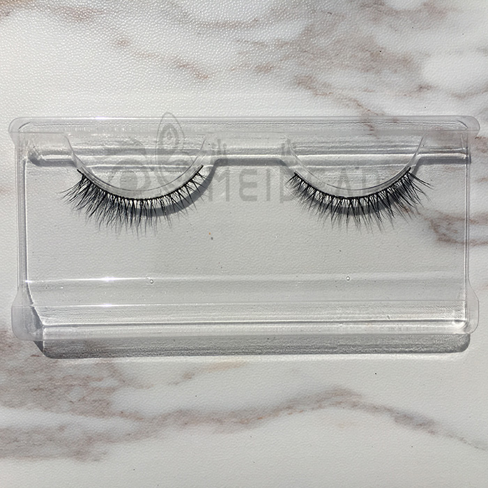 False eyelashes